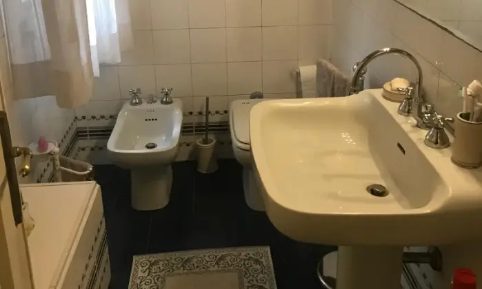 Rexer-Massa-grande-appartamento-centro-marina-di-massa-giardino-esclusivo-vicinissimo-mare-Bagno