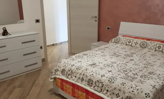 Rexer-Voghera-Appartamento-in-Via-Enrico-Gamalero-Voghera-Camera-da-letto-matrimoniale