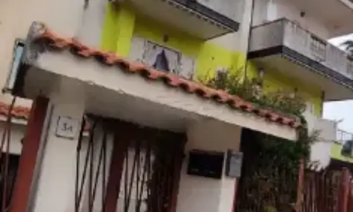 Rexer-Zungri-Quadrilocale-in-vendita-in-via-Calabria-Garage