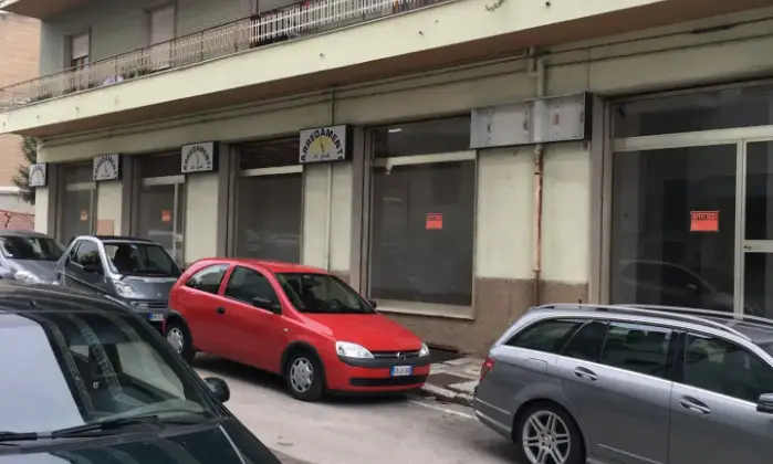 Rexer-Ortona-Locale-Commerciale-multifunzionale-Vetrina