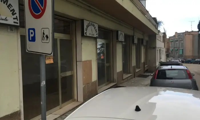 Rexer-Ortona-Locale-Commerciale-multifunzionale-Vetrina