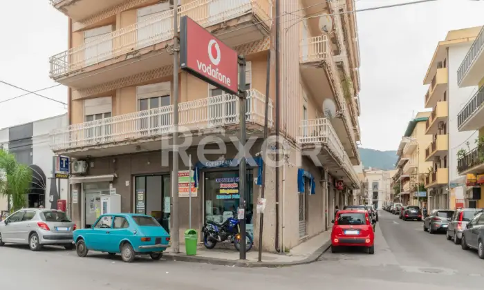 Rexer-Barcellona-Pozzo-di-Gotto-Spazioso-Appartamento-al-Primo-Piano-Altro