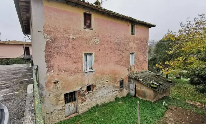 Rexer-Torgiano-Rustico-in-vendita-in-via-via-Erasmo-Trascurati-a-Torgiano-Giardino