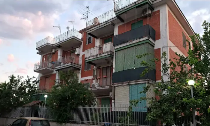 Rexer-Caivano-Intero-stabile-in-vendita-in-via-Appia-a-Pascarola-Caivano-Giardino