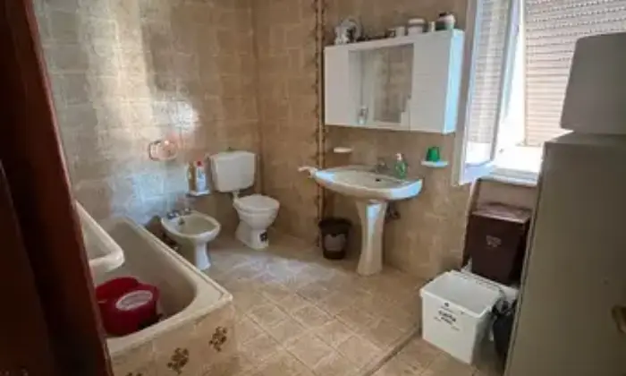 Rexer-Sarzana-Vendesi-appartamento-in-via-Massa-Neri-Sarzana-SP-Bagno