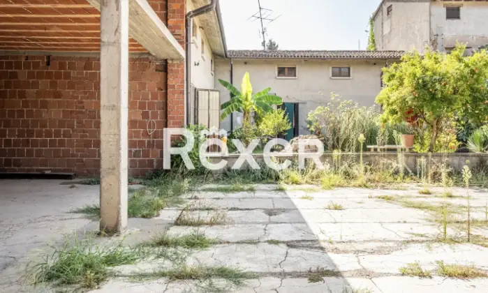 Rexer-BRESCIA-Porzione-di-cascina-Giardino