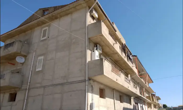 Rexer-Castrofilippo-Appartamento-in-vendita-in-via-Enrico-Fermi-a-Castrofilippo-Terrazzo