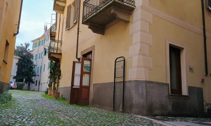 Rexer-Acqui-Terme-Palazzo-storico-con-locale-commerciale-e-tre-abitazioni-Altro