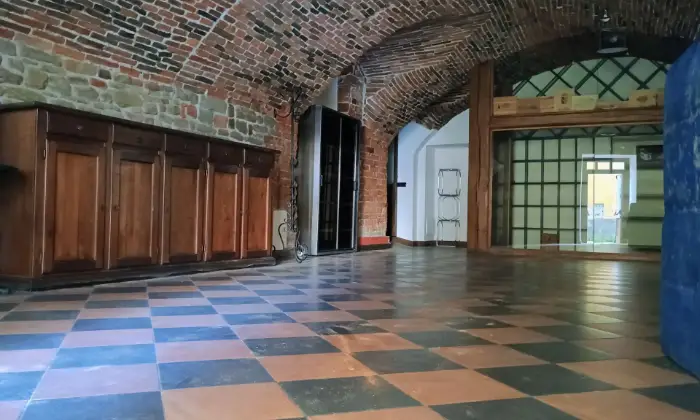 Rexer-Acqui-Terme-Palazzo-storico-con-locale-commerciale-e-tre-abitazioni-Altro