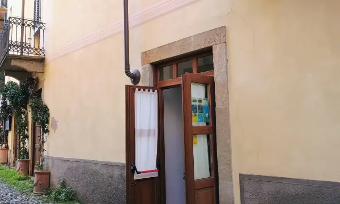 Rexer-Acqui-Terme-Palazzo-storico-con-locale-commerciale-e-tre-abitazioni-Altro