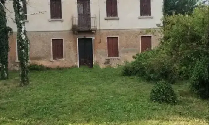 Rexer-Sacile-Villa-unifamiliare-in-vendita-in-viale-Trento-a-Sacile-Giardino
