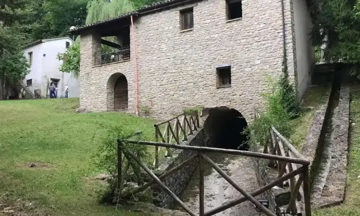 Rexer-Arsita-Mulino-ad-acqua-di-epoca-medioevale-con-annesso-casa-colonica-Giardino