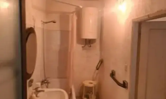 Rexer-Fivizzano-Appartamento-su-due-piani-in-vendita-in-via-Canale-Fivizzano-Bagno