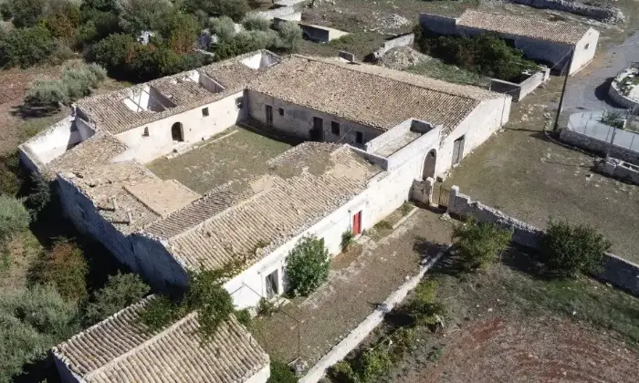 Rexer-Modica-Casalecascina-in-vendita-in-contrada-ZappullaModica-Giardino