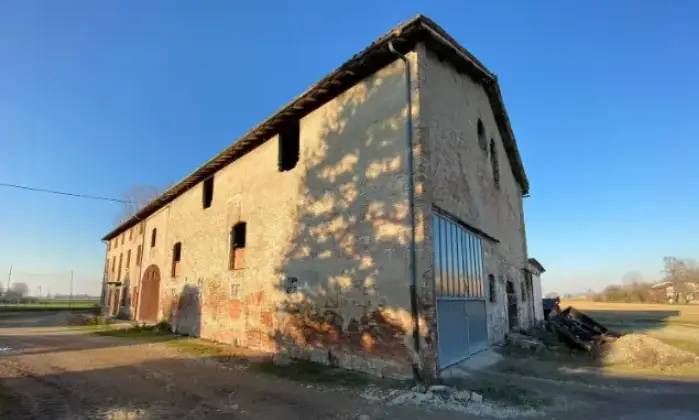 Rexer-San-Martino-in-Rio-Vendesi-casale-in-via-Gazzata-a-San-Martino-in-Rio-Giardino