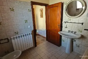 Rexer-Lucoli-Casa-di-paese-in-vendita-piazza-della-Beata-CristinaLucoli-Bagno