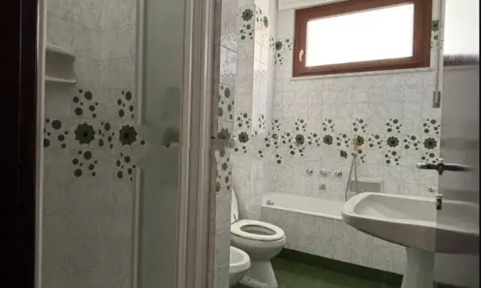 Rexer-Voghera-Trilocale-via-Enrico-Pozzoli-Voghera-Bagno