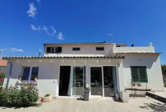 Rexer-Scicli-Villa-unifamiliare-in-contesto-residenziale-con-vista-mare-Facciata