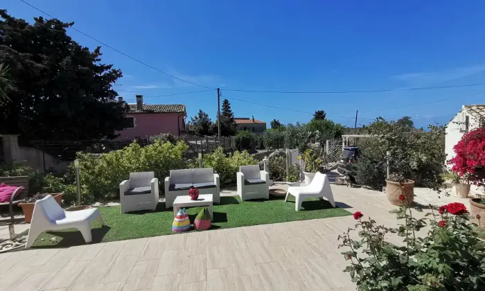 Rexer-Scicli-Villa-unifamiliare-in-contesto-residenziale-con-vista-mare-Giardino