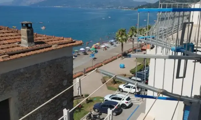 Rexer-Vibonati-Appartamento-su-due-piani-in-via-Carlo-Pisacane-a-Vibonati-Terrazzo
