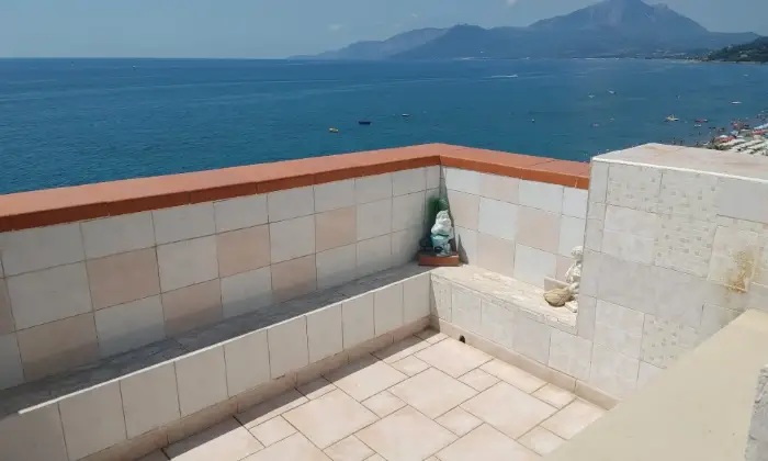 Rexer-Vibonati-Appartamento-su-due-piani-in-via-Carlo-Pisacane-a-Vibonati-Terrazzo