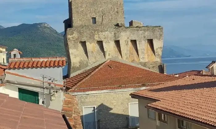 Rexer-Vibonati-Appartamento-su-due-piani-in-via-Carlo-Pisacane-a-Vibonati-Terrazzo