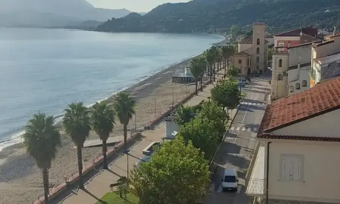Rexer-Vibonati-Appartamento-su-due-piani-in-via-Carlo-Pisacane-a-Vibonati-Terrazzo