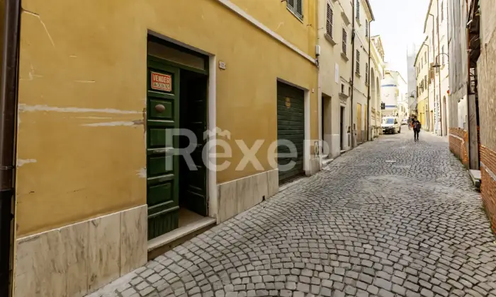 Rexer-Apiro-Terratetto-con-garage-da-ristrutturare-ad-Apiro-Altro
