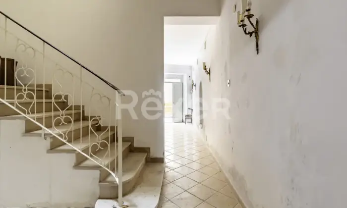 Rexer-Apiro-Terratetto-con-garage-da-ristrutturare-ad-Apiro-Altro
