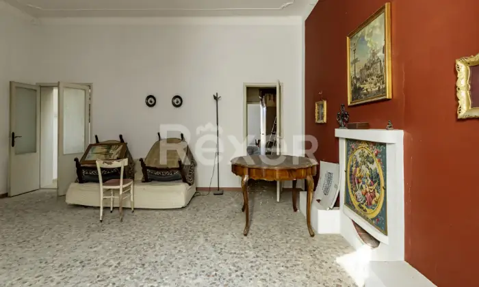 Rexer-Apiro-Terratetto-con-garage-da-ristrutturare-ad-Apiro-Altro