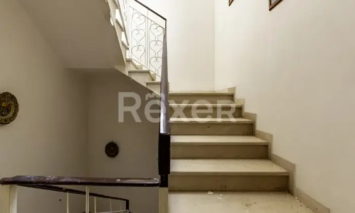 Rexer-Apiro-Terratetto-con-garage-da-ristrutturare-ad-Apiro-Altro