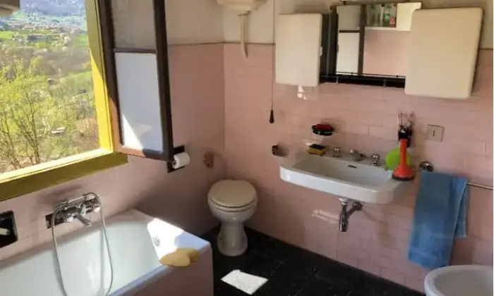 Rexer-Adrara-San-Martino-Casale-in-vendita-in-via-BrugaliAdrara-San-Martino-Altro