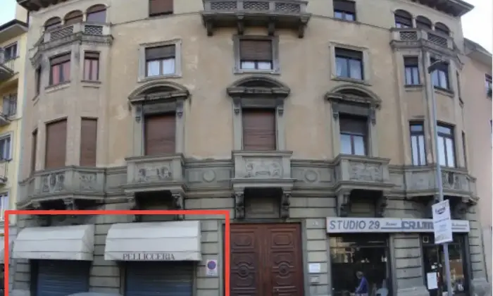 Rexer-Vigevano-Locale-commercialeuso-ufficio-zona-Ospedale-Esterno