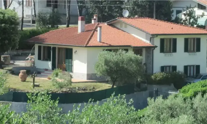 Rexer-Pescia-Villa-in-vendita-in-via-Lucchese-a-Pescia-Altro