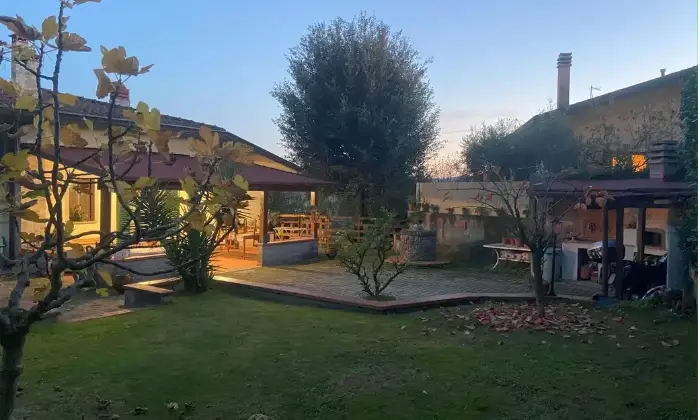 Rexer-Pescia-Villa-in-vendita-in-via-Lucchese-a-Pescia-Altro