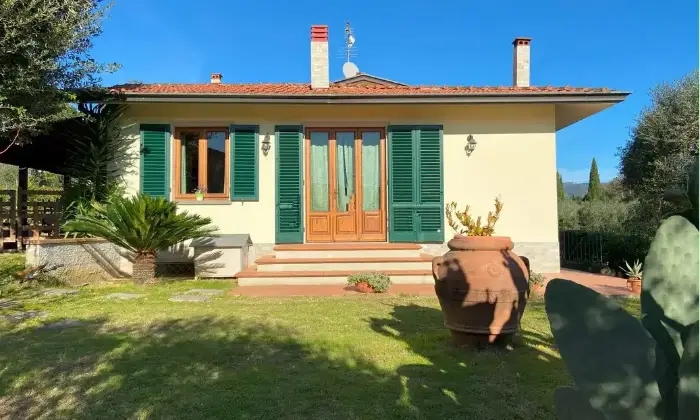 Rexer-Pescia-Villa-in-vendita-in-via-Lucchese-a-Pescia-Altro
