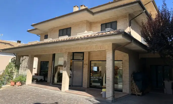 Rexer-Montappone-Casa-indipendente-in-vendita-Giardino