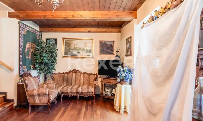 Rexer-Inverso-Pinasca-Casa-indipendente-con-ampi-spazi-e-potenziale-Altro