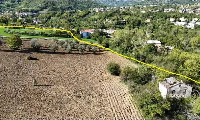 Rexer-Isola-del-Gran-Sasso-dItalia-Quasi-m-di-terreno-edificabile-da-unazienda-agricola-Terrazzo