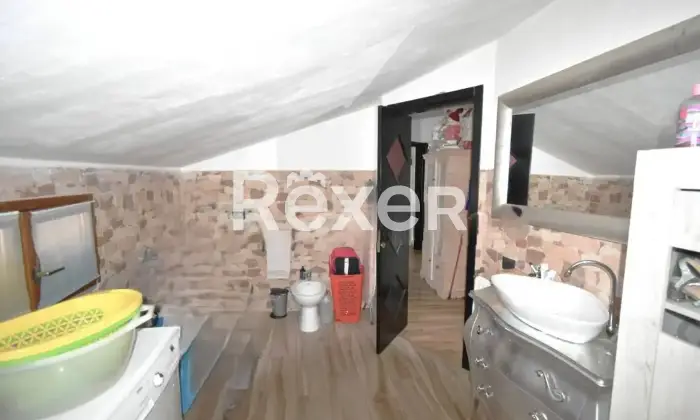 Rexer-Missaglia-Appartamento-in-corte-Altro