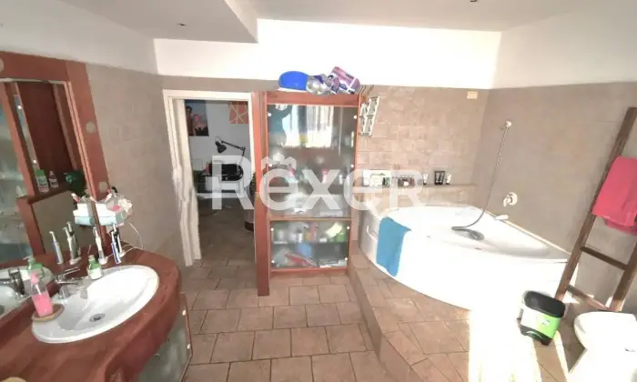 Rexer-Missaglia-Appartamento-in-corte-Altro