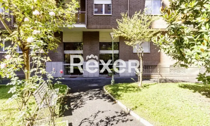 Rexer-TORINO-Lingotto-Appartamento-mq-con-cantina-Giardino