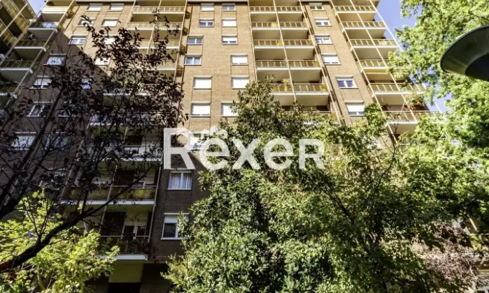 Rexer-TORINO-Lingotto-Appartamento-mq-con-cantina-Giardino