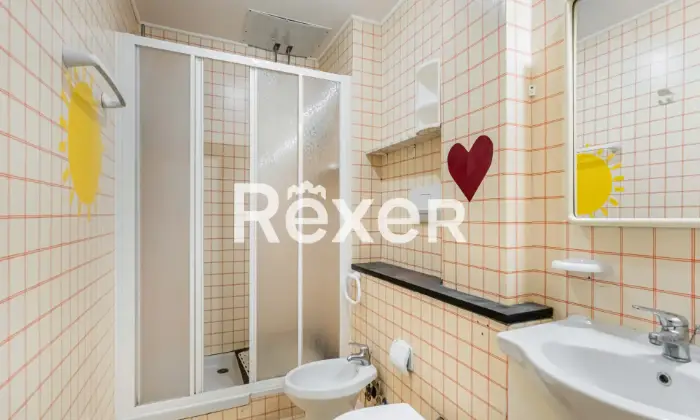 Rexer-GENOVA-Ottimo-investimento-immobiliare-in-un-palazzo-nel-pieno-centro-di-Genova-Bagno