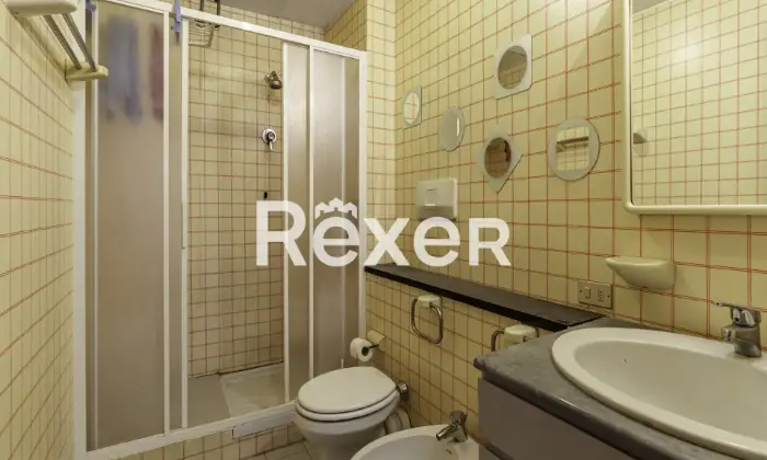 Rexer-GENOVA-Ottimo-investimento-immobiliare-in-un-palazzo-nel-pieno-centro-di-Genova-Bagno