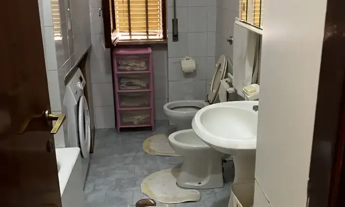 Rexer-Sarno-APPARTAMENTO-USO-INVESTIMENTO-CON-INQUILINO-DENTRO-Bagno