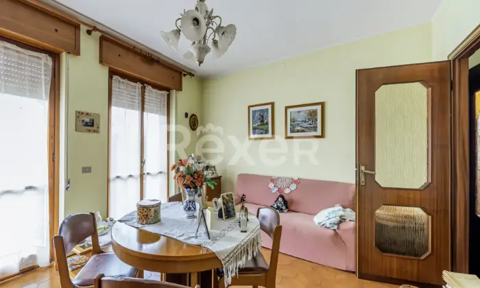 Rexer-Castelnuovo-Bocca-dAdda-Casa-indipendente-con-due-appartamenti-e-cortile-Altro