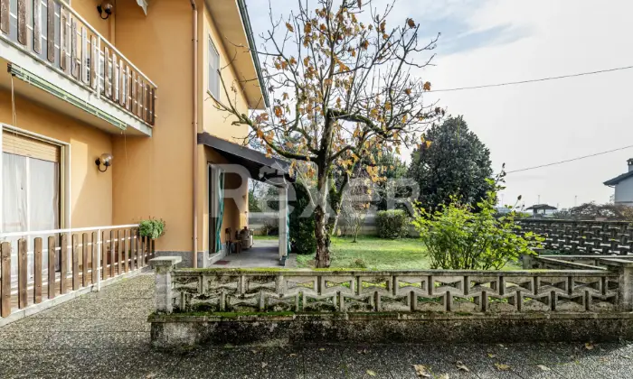 Rexer-Castelnuovo-Bocca-dAdda-Casa-indipendente-con-due-appartamenti-e-cortile-Altro