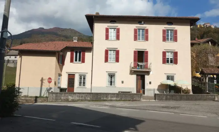 Rexer-Talegggio-Palazzina-situata-in-Via-Duca-dAosta-Taleggio-Altro