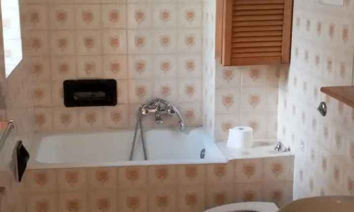 Rexer-Talegggio-Palazzina-situata-in-Via-Duca-dAosta-Taleggio-Altro